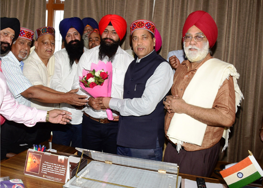 A delegation of HRTC State Drivers Union calls on Chief Minister