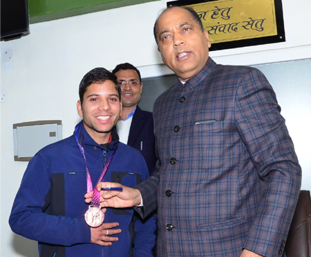 Bronze Medal winner Pink Raj calls on Chief Minister Jai Ram Thakur