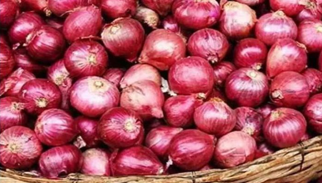 Civil Supplies Corporation selling onion at rate of Rs. 64 per kg