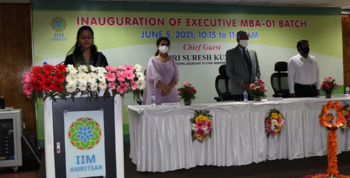 Inauguration Ceremony at IIM Armitsar (L-R) Prof Mahima Gupta, Co-chairperson MBA, Prof Nagarajan Ramamoorthy, Director, IIM Amritsar, Prof Pankaj Gupta, Co-chairperson MBA