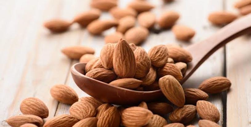 Remove face tan by using almonds!
